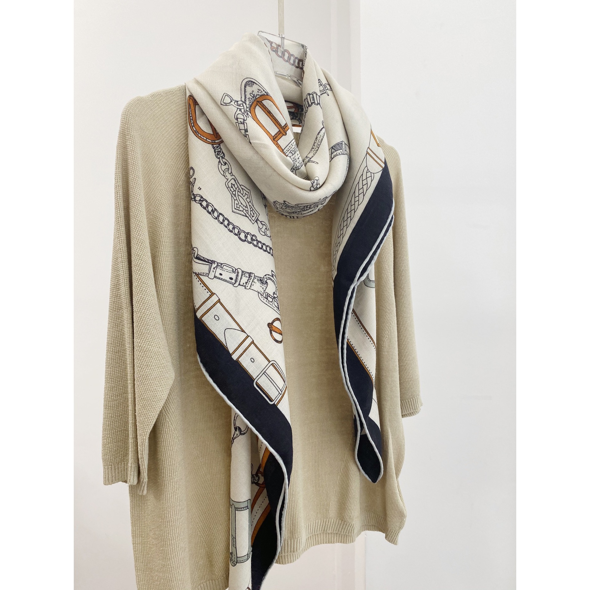 Winter Large Scarf Herms Hand  - Luxury Xmas Bags ulasan dan harga
